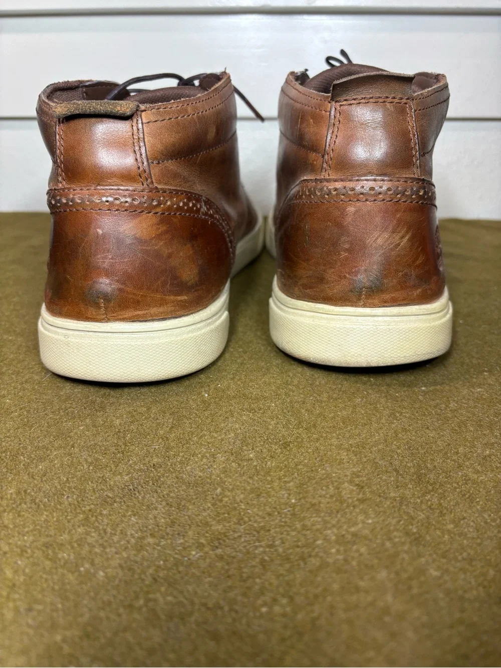 Timberland Brown Leather Chukka Boots with White Sole Men’s 13